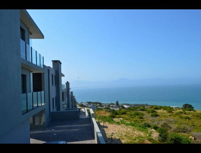 2 BEDROOM HOUSE FOR SALE IN DA NOVA